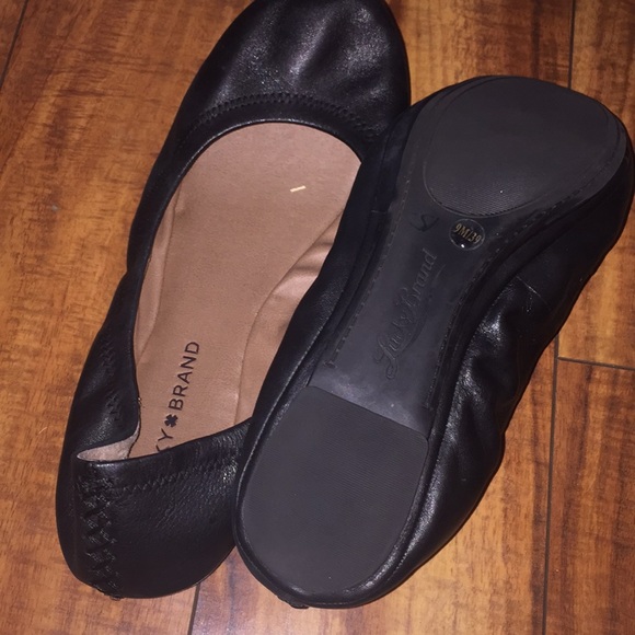 Lucky Brand size 9 black leather like New - Picture 5 of 6